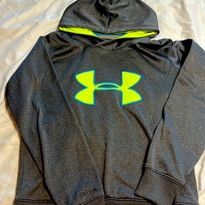 Girls small UA hoodie